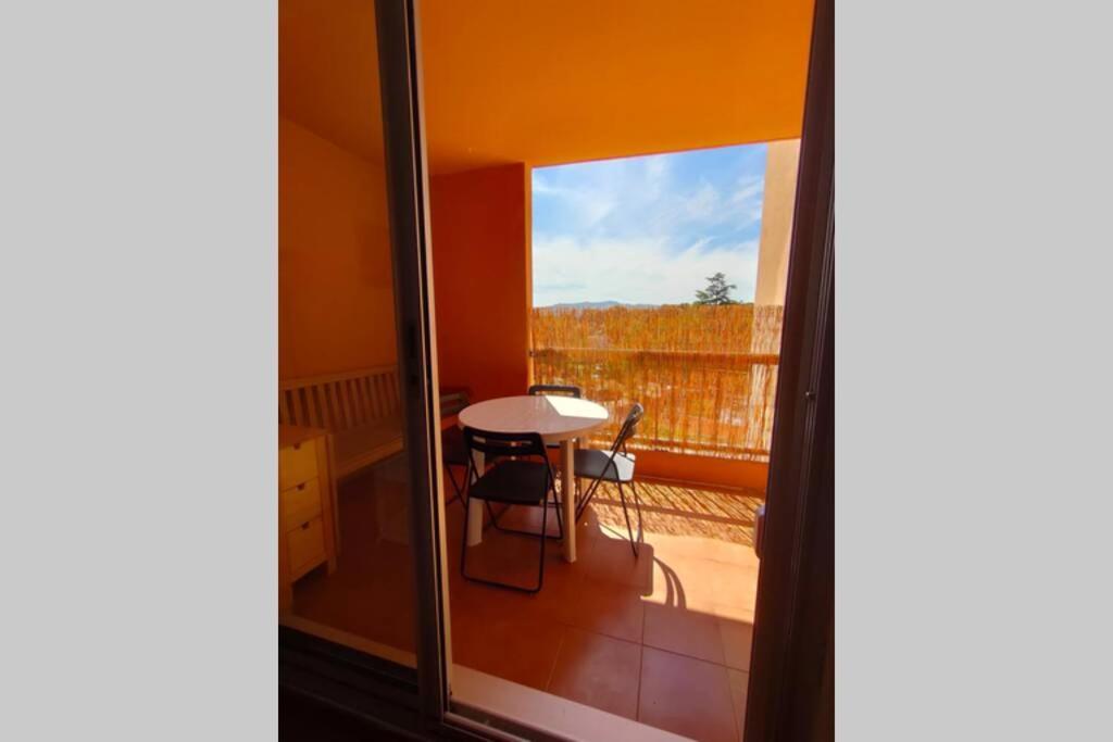 Appartement T2 bord et vue mer La Ciotat Extérieur photo